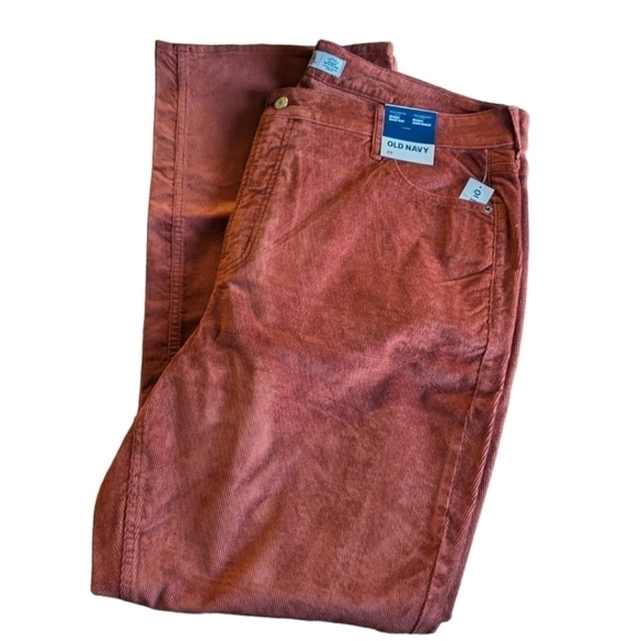 20 - Old Navy | Extra High-Waisted Kicker Corduroy Boot-Cut Pants - Picture 6 of 7